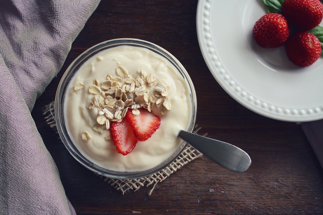 The Truth About Snacking: Smart Choices for All-Day Energy